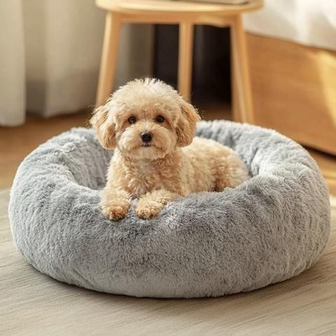 JOLLYVOGUE Small Calming Donut Dog Bed (20")